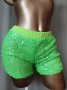 М Неоново зелени къси панталонки с пайети 