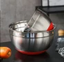 Комплект купи Home Devision salad bowl 2 броя 22см и 18см Купи с капаци и силиконово дъно, снимка 3