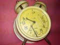 SLAVA MADE in USSR Стар КОЛЕКЦИОНЕРСКИ РУСКИ БУДИЛНИК МЕХАНИЧЕН НАСТОЛЕН ЧАСОВНИК СЛАВА СССР 30783, снимка 10