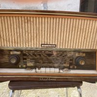 Радио Schaub-Lorenz 1960/1961, снимка 1 - Антикварни и старинни предмети - 39925312