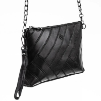 Модерна дамска чанта от ест. к. в елегантен дизайн с метлна дръжка за рамо тип синдцир 32/20см, снимка 3 - Чанти - 44750415