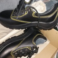 Чисто нови работни обувки. , снимка 2 - Ежедневни обувки - 44339689