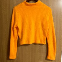 мек пуловер, снимка 1 - Блузи с дълъг ръкав и пуловери - 38825645