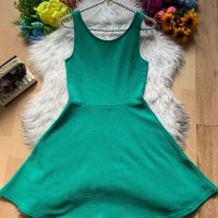Зелена рокля Н&М, снимка 1 - Рокли - 39606150