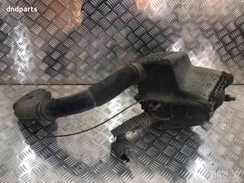 Кутия въздушен филтър VW Golf 3,1.8i,1997г., снимка 1