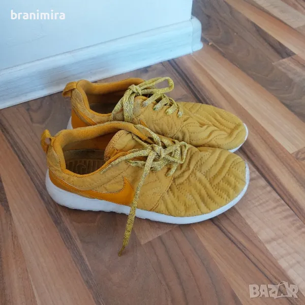 Златисти маратонки "Nike ", снимка 1