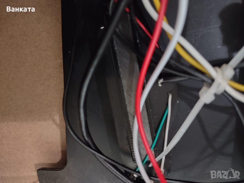 Продава се пикгард за китара, снимка 1