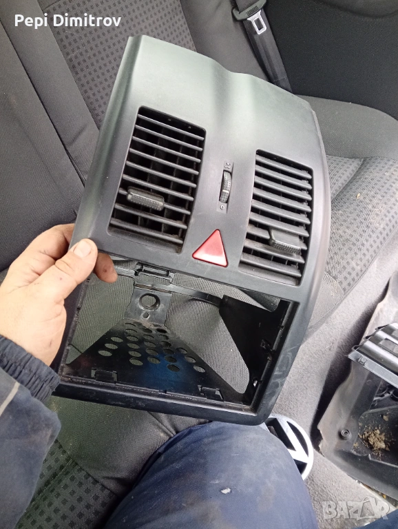 Капак централни въздоховоди VW Polo (6N2) 6N08580690, снимка 1