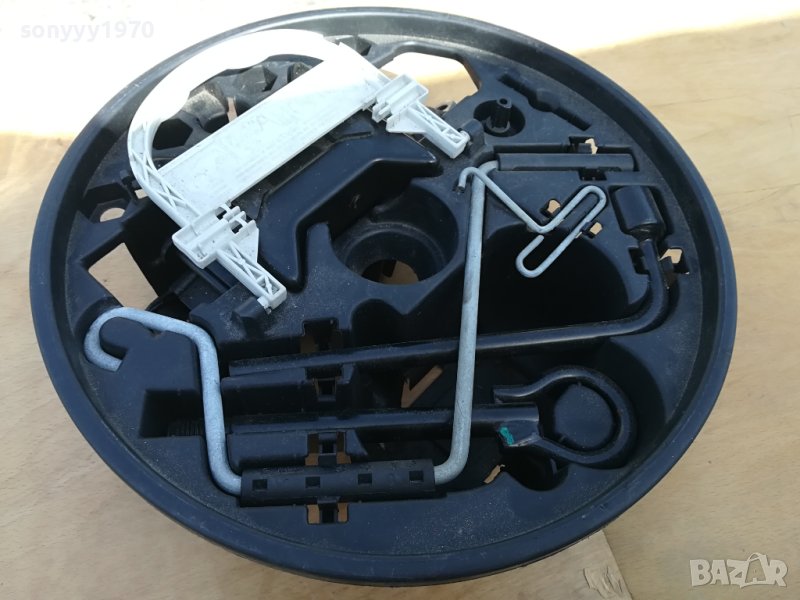 RENAULT-КРИК КУКА ТЕГЛИЧ КЛЮЧ ЗА ГУМИ-КОМПЛЕКТ 2309231746, снимка 1