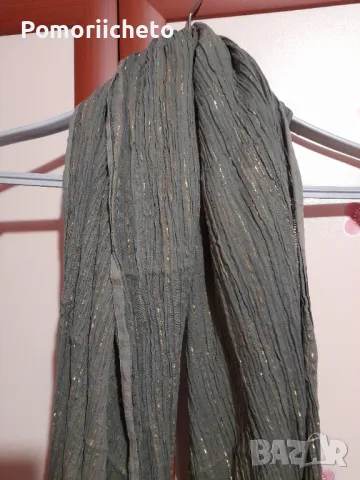 Шал в каки зелено със златиста нишка , снимка 2 - Шалове - 47929046