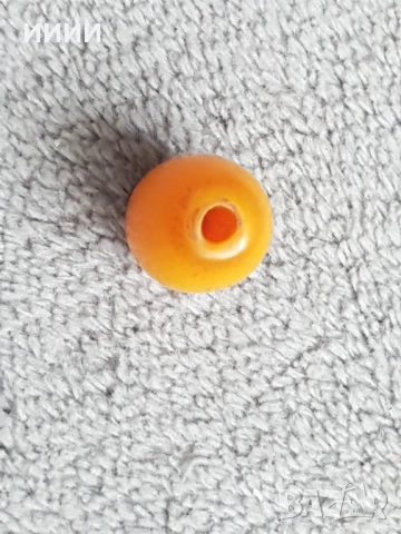 Зърно кехлибар от броеница, снимка 2 - Антикварни и старинни предмети - 53187776