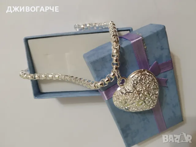 Нова, сребърна гривна. Поставена в кутия лукс