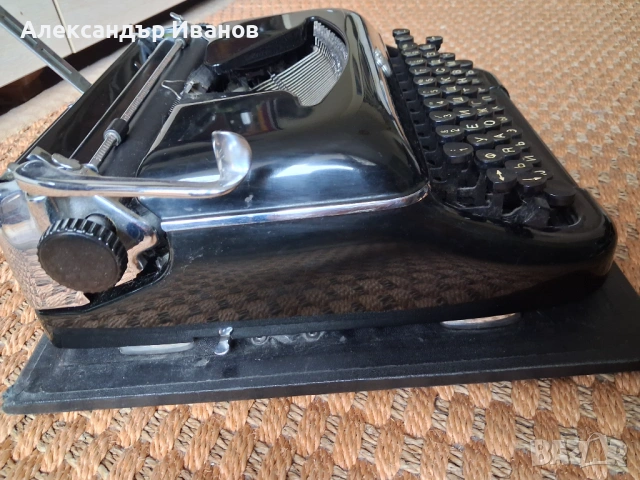 Германска пишеща машина ERIKA 1957 г., снимка 5 - Антикварни и старинни предмети - 54054383