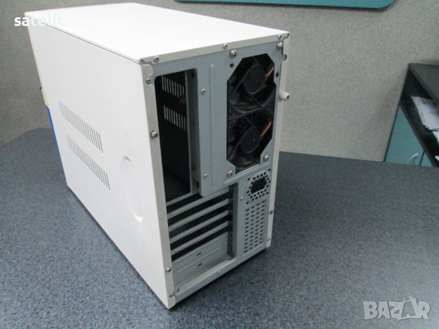 Продавам монитори IBM-17" и запазени компютърни кутии, снимка 10 - Монитори - 39355342