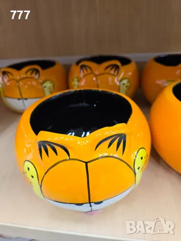 купички Garfield , снимка 2 - Чинии - 48571041