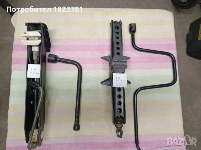 Автомобилен крик с ключ, снимка 4 - Аксесоари и консумативи - 52876652