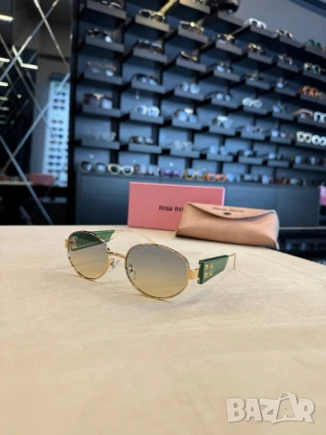 очила с черен обикновен калъф miu miu louis vuitton , снимка 15 - Слънчеви и диоптрични очила - 50744293