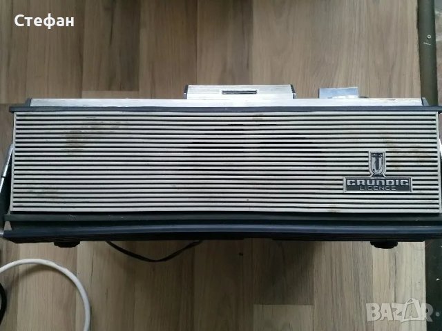 Лампов магнетофон ZK 140