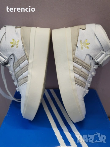 Бели кецки Adidas, снимка 8 - Маратонки - 53962006