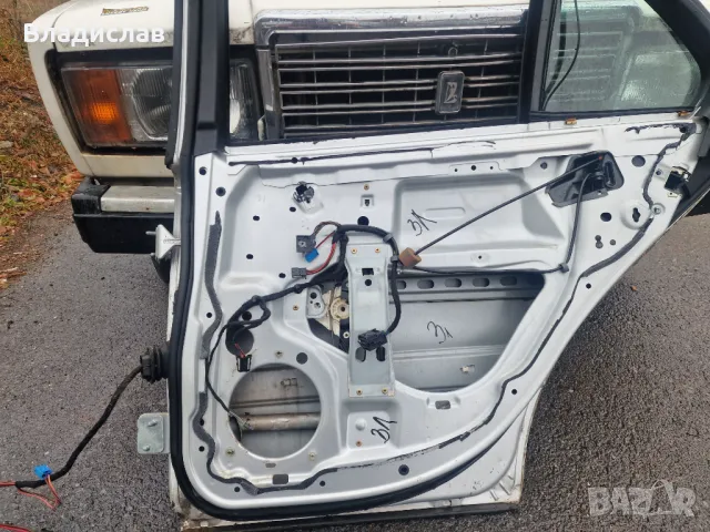 Задна дясна врата за Mercedes w203 C-Class Седан, снимка 3 - Части - 47971577