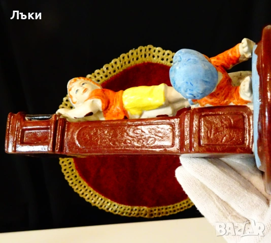 Немска порцеланова статуетка Деца сверяват часовник. , снимка 7 - Статуетки - 54058855