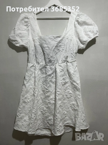 Дамска рокля с панделка 