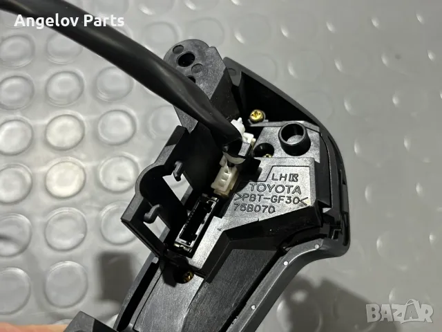 Мултифункция на волана за Toyota Avensis T25, снимка 4 - Части - 49545364