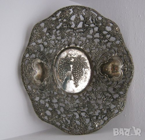 Стара метална чиния, фруктиера, съд с релеф и орнаменти,антика, снимка 1