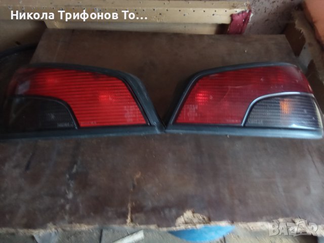 Продавам десен ,стоп за Пежо 306 