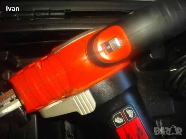 ПЪЛЕН КОМПЛЕКТ С 3 ПРИСТАВКИ ЕЛЕКТРИЧЕСКА ПИЛА МИНИ ЛЕНТОВ ШЛАЙФ 400W РЕГЛАЖ BLACK DECKER KA902E , снимка 15 - Други инструменти - 48401683