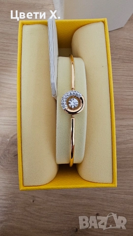 Дамска гривна Swarovski , снимка 2 - Гривни - 53065221