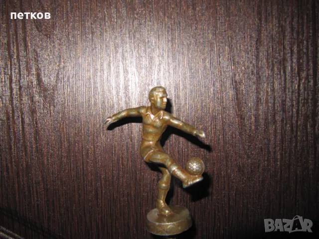 метална фигура - футболист, снимка 2 - Други ценни предмети - 48743216