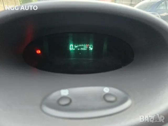 Toyota Yaris 1.4 D-4D, 2002 г. - на части!, снимка 9 - Автомобили и джипове - 48984168