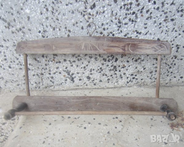 Стар дървен пешкирник с място за огледало,  дърворезба, снимка 2 - Други ценни предмети - 31278652