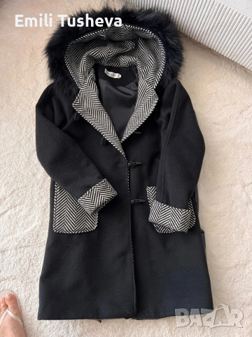 Дамско палто в черно и сиво с пух на качулката, снимка 6 - Палта, манта - 53309467
