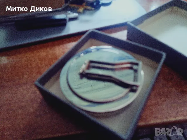 Пиер Карден кутия с метална джаджа фи 6см и Н-16мм , снимка 3 - Други ценни предмети - 50176549