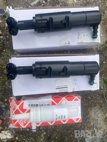 Пръскалки ,дюзи чистачки фарове и помпичка стъкломиене Mercedes W204, снимка 2 - Части - 52377143