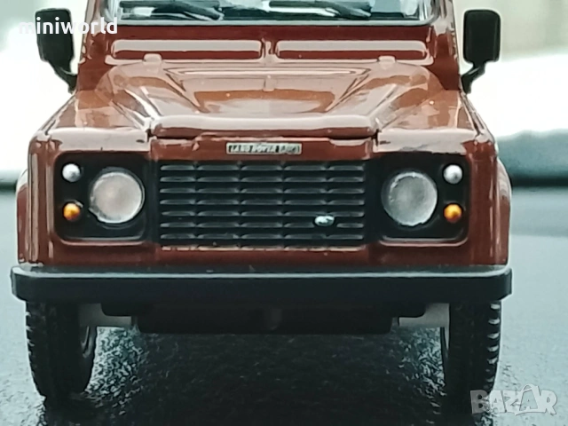 Land Rover Defender 110 - мащаб 1:64 на MiniGT моделът е нов в кутия, снимка 12 - Колекции - 53239036
