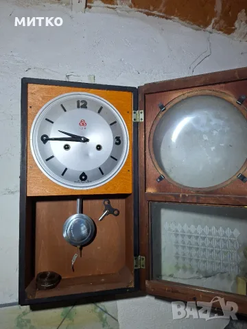 Ретро стенни часовници 