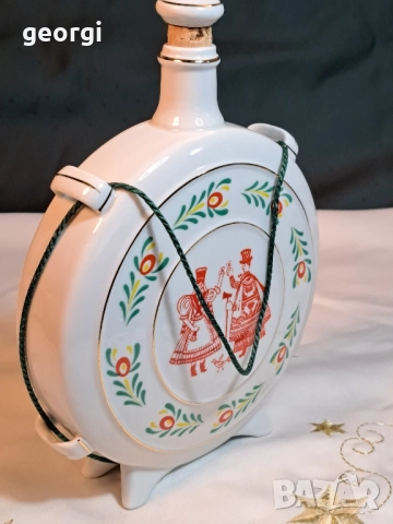 унгарска порцеланова бъклица Hollohaza , снимка 2 - Сервизи - 52371891