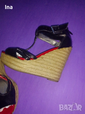 Guess- сандали, снимка 2 - Сандали - 54345682