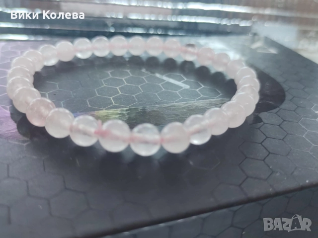 Гривна от Естествен Розов Кварц