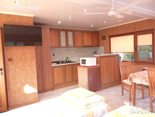 Квартира за Двама/Трима, отделен вход, баня/WC, кухненски бокс, климатик, снимка 2 - Квартири, нощувки - 39513526