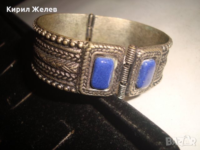 СТАРА БРОНЗОВА ВЪЗРОЖДЕНСКА ГРИВНА с ЩИФТ и СИНЯ КЕРАМИКА ОРНАМЕНТИРАНА 9839, снимка 3 - Антикварни и старинни предмети - 31720572