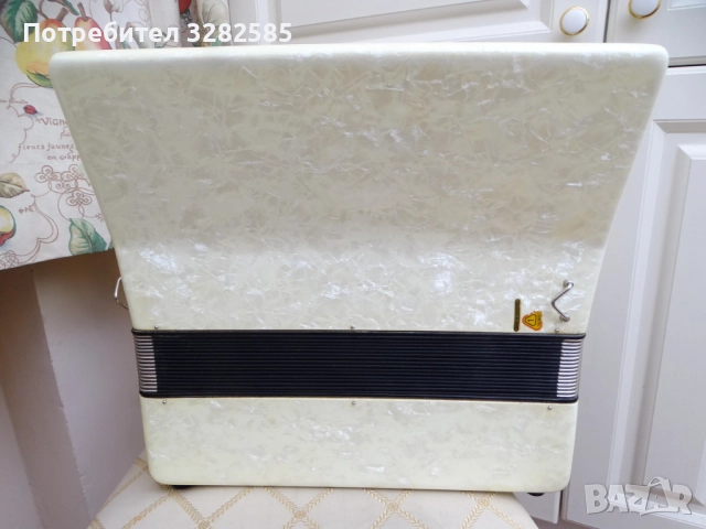 Акордеон Велтмайстер Стела 60 баса, снимка 7 - Акордеони - 52804496