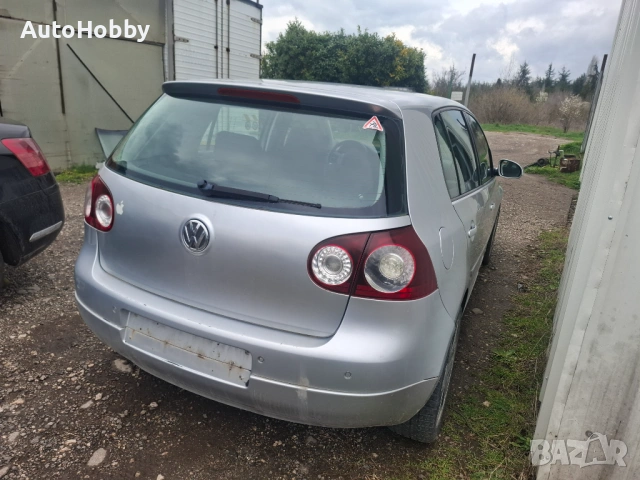 Volkswagen Golf V 1.9TDI 105к.с. Само на части , снимка 6 - Автомобили и джипове - 54086317
