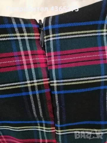 Уникална рокля в черно-Каре и в червено-Каре, втален модел,закопчаване със скрит цип на гърба , снимка 6 - Рокли - 52461767