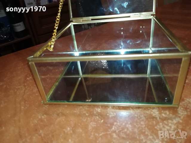 красива стъклена кутия с златен обков 1303240727, снимка 4 - Антикварни и старинни предмети - 44738887