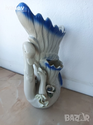 Порцеланова ваза с лебеди, снимка 9 - Вази - 51736474