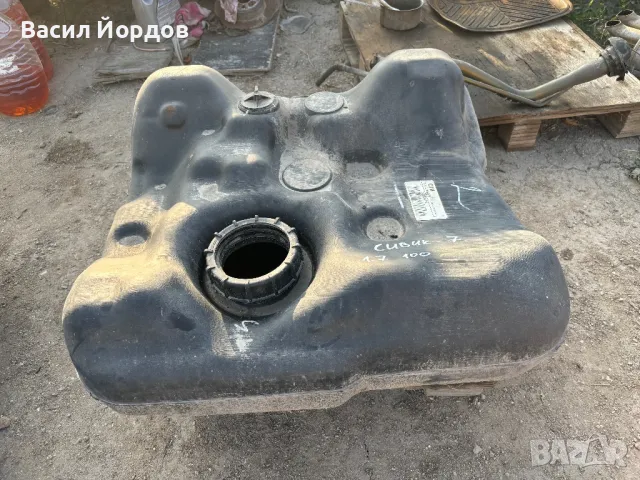 Резервоар Гориво за Хонда Сивик 7 1.7 100 / Civic 7 1.7 100 / 2455538140 / 03.03.2003 03:37